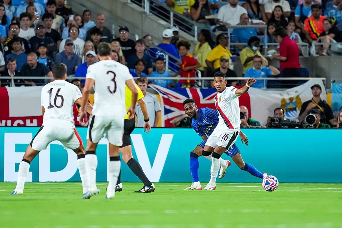 曼联外援训练状态火热,世俱杯淘汰赛关键战的简单介绍 曼联外援训练状态火热,世俱杯淘汰赛关键战的简单介绍