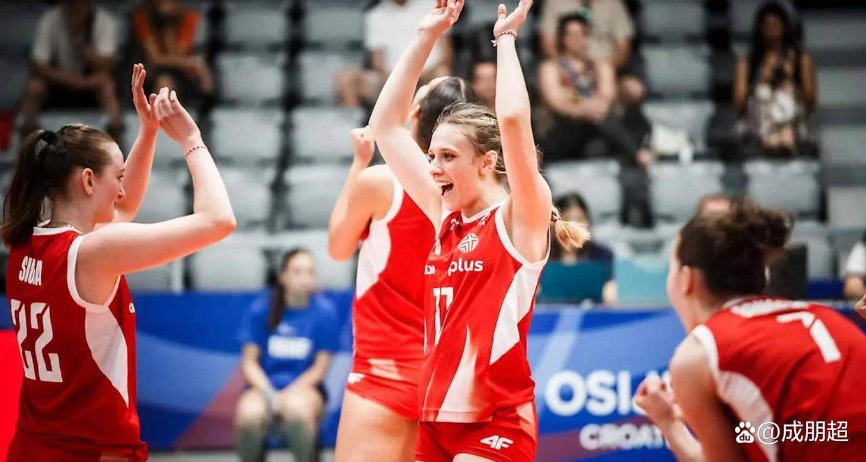 爱游戏体育地址-意大利迎战波兰，现场气氛火爆！