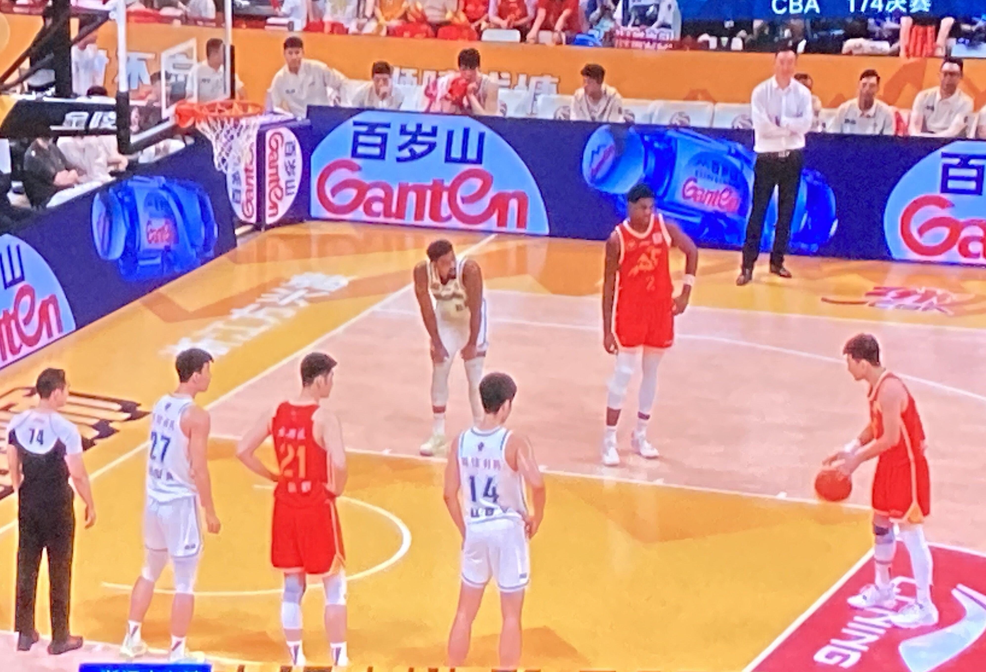 青岛男篮在今日比赛中取得胜利,令人瞩目的简单介绍 青岛男篮在今日比赛中取得胜利,令人瞩目的简单介绍