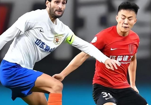 爱游戏入口-虎视眈眈！女队员在比赛中激战热血的简单介绍