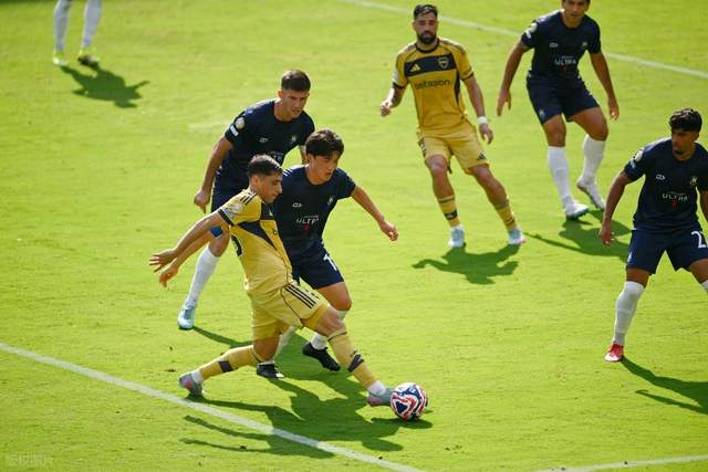 智利与意大利战平：南美球队逆袭成功挺进八强