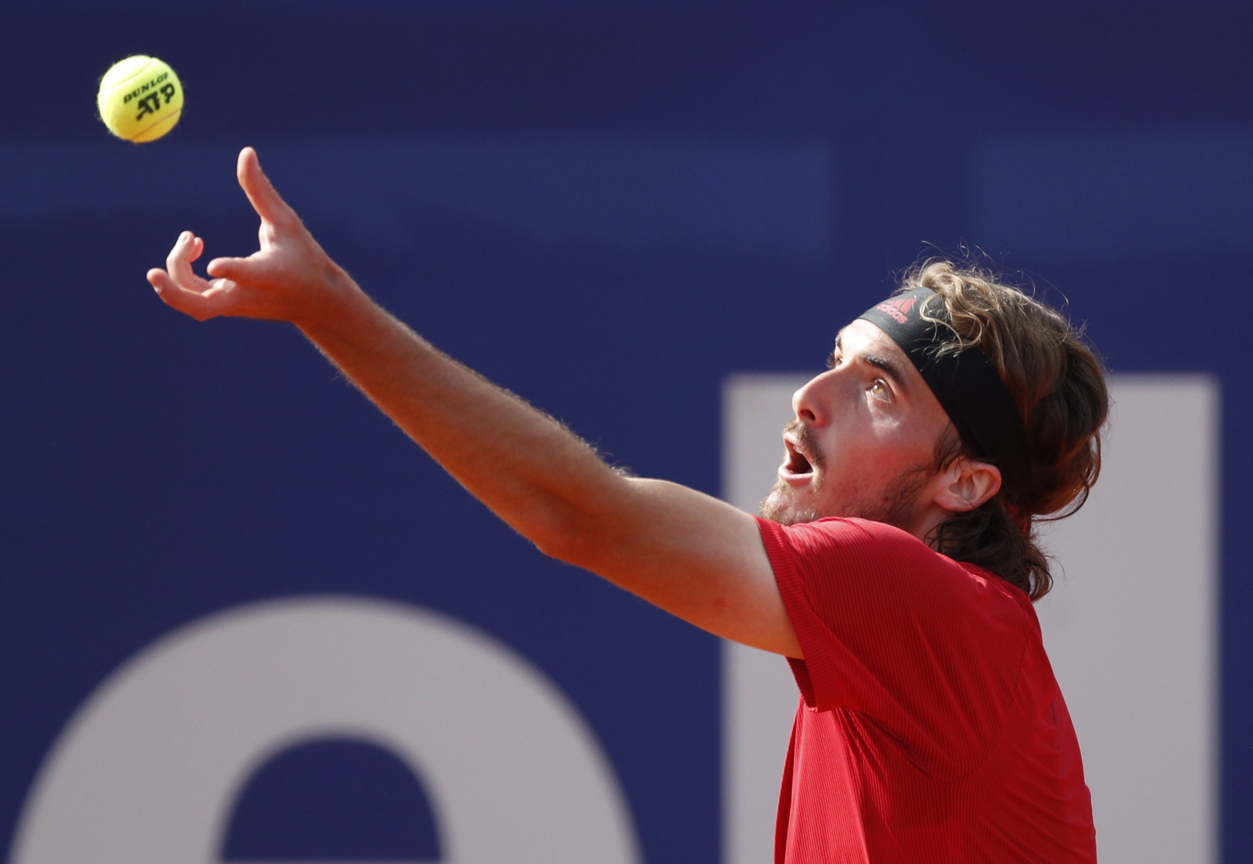 爱游戏官网-西班牙举重选手稳扎稳打夺魁