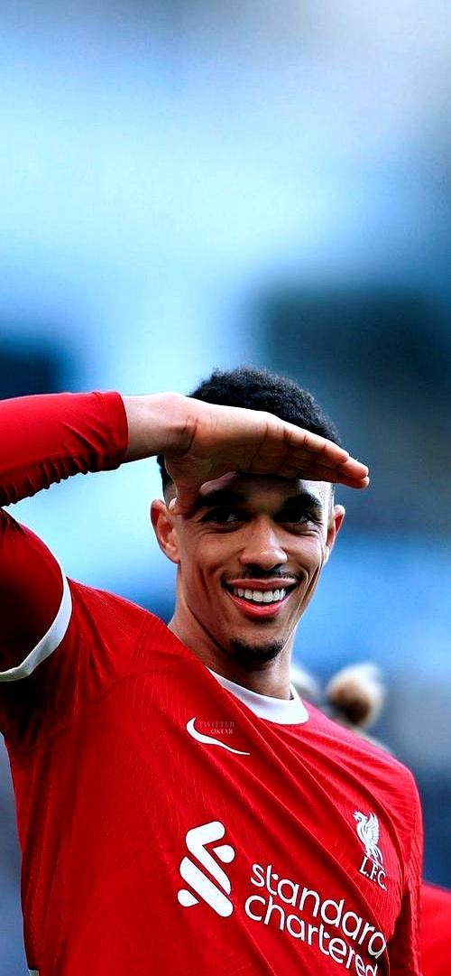 利物浦后卫获得赛季MVP,球迷纷纷点赞 利物浦后卫获得赛季MVP,球迷纷纷点赞