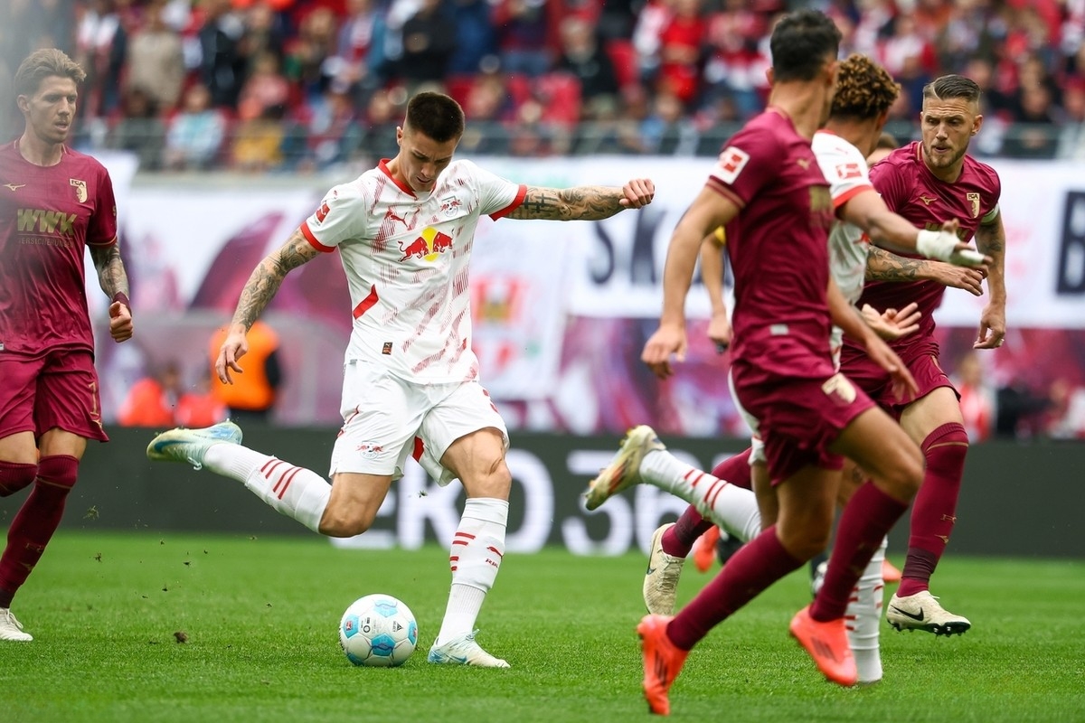 爱游戏亚洲官网-米兰备战对决莱比锡的激烈战役