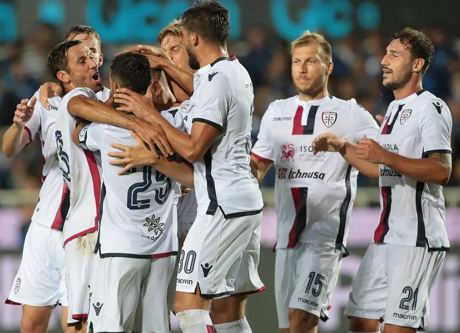 爱游戏app下载-卡利亚里遭遇球迷示威，俱乐部高层召开紧急会议的简单介绍