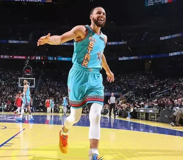 赛场上一位球员表现出色，实力获得认可