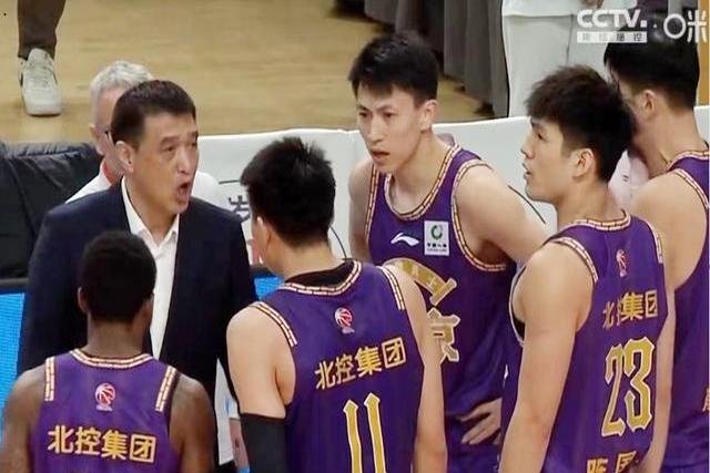 爱游戏-广东宏远队主场大胜，取得五连胜