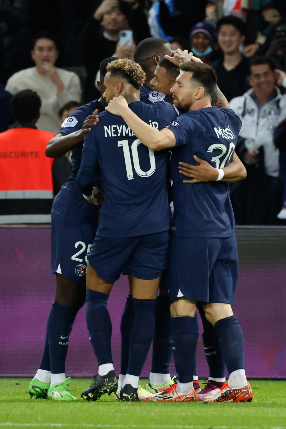 包含巴黎圣日耳曼连胜法国联赛,势不可挡的词条 包含巴黎圣日耳曼连胜法国联赛,势不可挡的词条