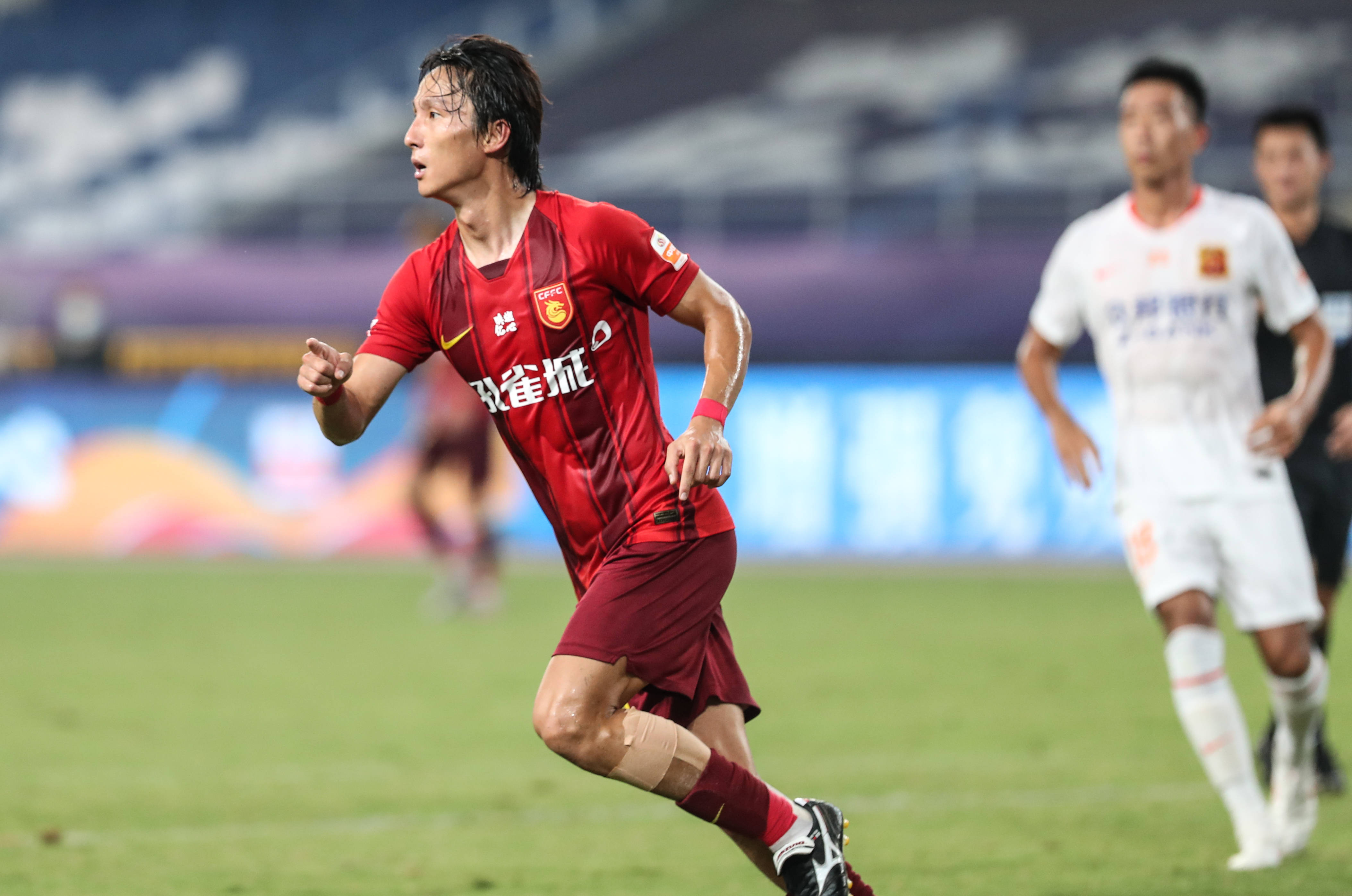 爱游戏在线-包含争议不断：武汉卓尔主场挑战河北华夏幸福的词条