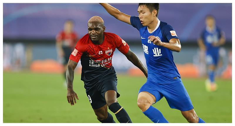 爱游戏官网-意大利国脚在比赛中吃到黄牌