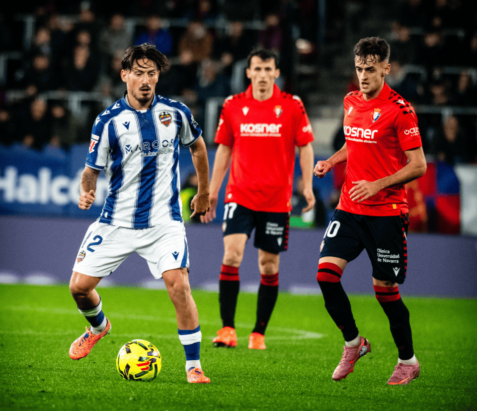 比利亚雷亚尔客场大败，遇连战连败